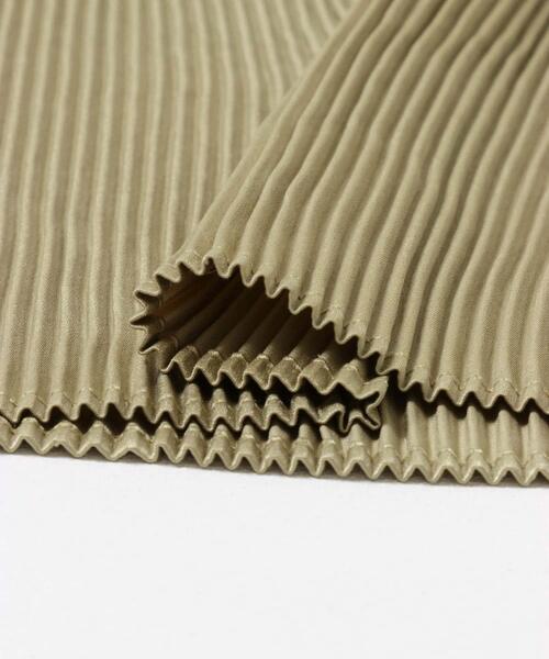 URBAN RESEARCH（アーバンリサーチ）の「サテンプリーツストレートラインスカート（スカート・レディース・ベージュ/カーキ・FREE）」の16枚目の写真