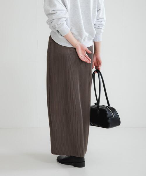 URBAN RESEARCH（アーバンリサーチ）の「サテンプリーツストレートラインスカート（スカート・レディース・ベージュ/カーキ・FREE）」の19枚目の写真