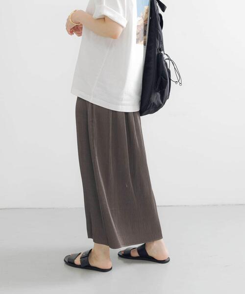URBAN RESEARCH（アーバンリサーチ）の「サテンプリーツストレートラインスカート（スカート・レディース・ベージュ/カーキ・FREE）」の10枚目の写真