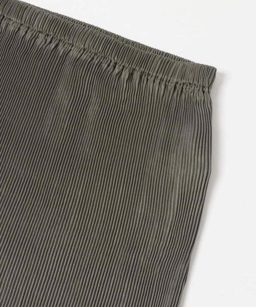 URBAN RESEARCH（アーバンリサーチ）の「サテンプリーツストレートラインスカート（スカート・レディース・ベージュ/カーキ・FREE）」の9枚目の写真