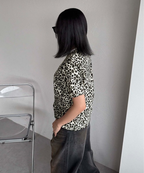 sedacle(セダクル)の「ラインストーンレオパードTEE(Tシャツ/カットソー・レディース・アイボリー/チャコールグレー/ブラウン・SMALL/MEDIUM/LARGE)」の15枚目の写真