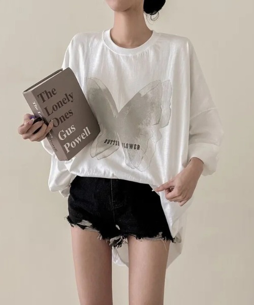 LETee(レティー)の「オーバーサイズバタフライプリントTシャツ(Tシャツ/カットソー・レディース・ホワイト/ブラック/グレー・FREE)」の1枚目の写真