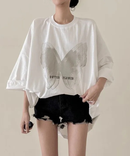 LETee(レティー)の「オーバーサイズバタフライプリントTシャツ(Tシャツ/カットソー・レディース・ホワイト/ブラック/グレー・FREE)」の12枚目の写真