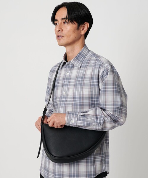 BEAUTY&YOUTH UNITED ARROWS（ビューティーアンドユースユナイテッドアローズ）の「“Drape Bag Series” ムーン ショルダーバッグ（ショルダーバッグ・メンズ・ブラック・FREE）」の2枚目の写真