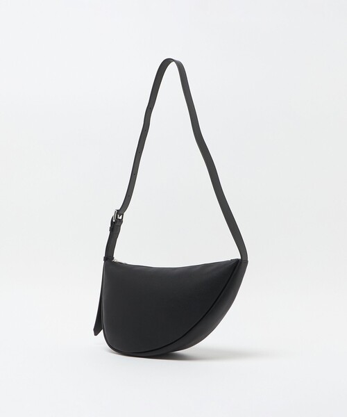 BEAUTY&YOUTH UNITED ARROWS（ビューティーアンドユースユナイテッドアローズ）の「“Drape Bag Series” ムーン ショルダーバッグ（ショルダーバッグ・メンズ・ブラック・FREE）」の6枚目の写真