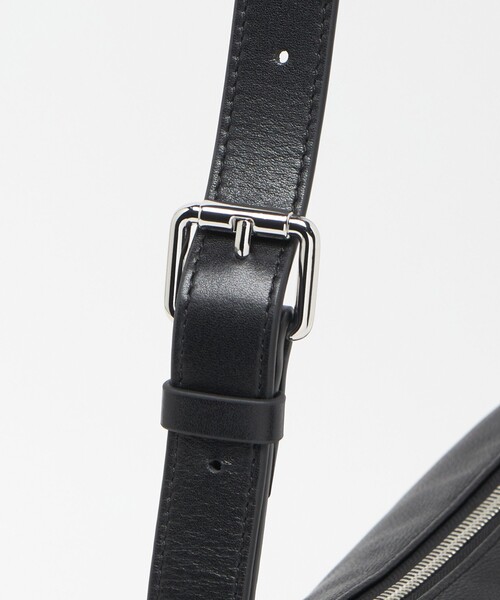 BEAUTY&YOUTH UNITED ARROWS（ビューティーアンドユースユナイテッドアローズ）の「“Drape Bag Series” ムーン ショルダーバッグ（ショルダーバッグ・メンズ・ブラック・FREE）」の10枚目の写真