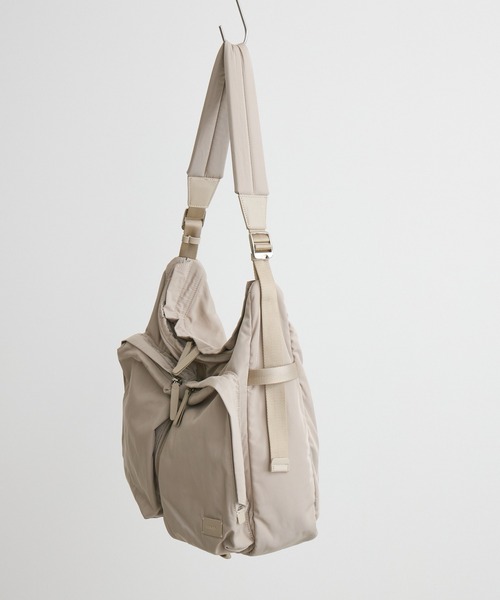 KATHARINE ROSS(キャサリンロス)の「【KATHARINE ROSS】【story.】フィールドワンショルダーバッグ(ショルダーバッグ・レディース・ライトベージュ/ブラック/チャコールグレー・MEDIUM)」の7枚目の写真