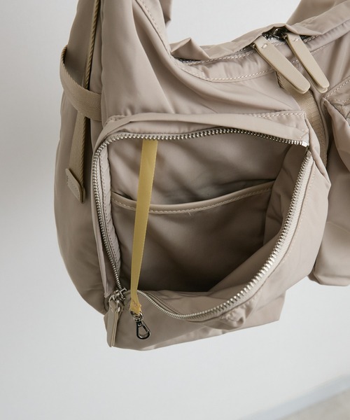 KATHARINE ROSS(キャサリンロス)の「【KATHARINE ROSS】【story.】フィールドワンショルダーバッグ(ショルダーバッグ・レディース・ライトベージュ/ブラック/チャコールグレー・MEDIUM)」の11枚目の写真