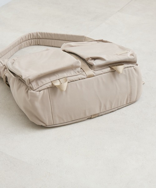 KATHARINE ROSS(キャサリンロス)の「【KATHARINE ROSS】【story.】フィールドワンショルダーバッグ(ショルダーバッグ・レディース・ライトベージュ/ブラック/チャコールグレー・MEDIUM)」の14枚目の写真