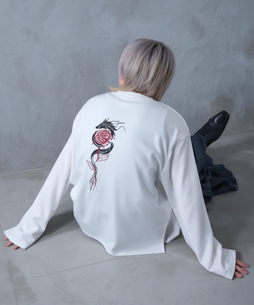 Ellno Loset（エルノロゼット）の「ドラゴンローズ刺繍ロンT（Tシャツ/カットソー・メンズ・オフホワイト/ブラック・SMALL/MEDIUM/LARGE）」の13枚目の写真