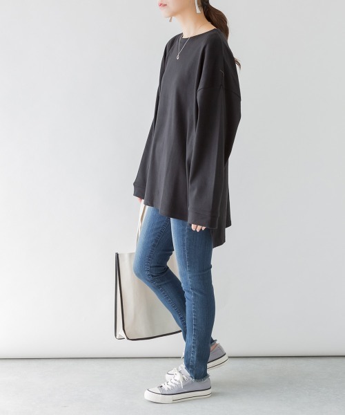 RCD(アールシーディー)の「やわらかヘビーコットンクルーネックロングTシャツ(Tシャツ/カットソー・レディース・グレイッシュベージュ/チャコールグレー/オフホワイト/杢グレー/ブラック・4L~5L/M-L/LL~3L)」の7枚目の写真