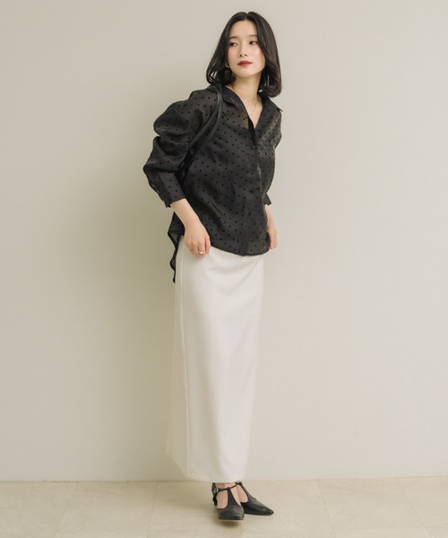 NEUNA(ヌナ)の「【今季トレンドのドットを上品に】シアードットシャツ(シャツ/ブラウス・レディース・ブラック/アイボリー・FREE)」の9枚目の写真