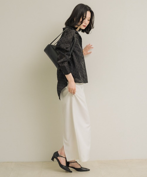 NEUNA(ヌナ)の「【今季トレンドのドットを上品に】シアードットシャツ(シャツ/ブラウス・レディース・ブラック/アイボリー・FREE)」の10枚目の写真
