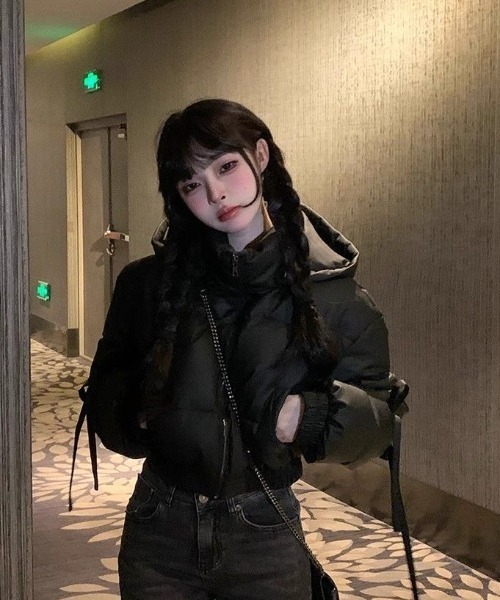 ViViDAY(ビビデー)の「悪魔耳デザイン袖リボン付きブルゾン(ブルゾン・レディース・ブラック・M)」の2枚目の写真