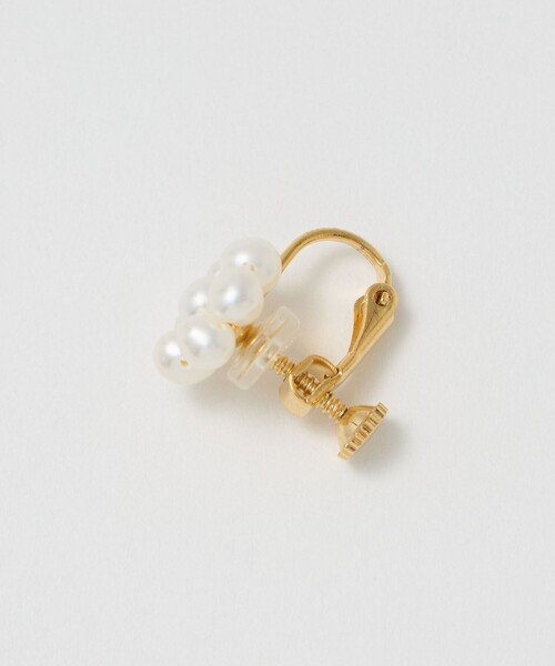 Causerie（コズリ）の「＜Causerie＞淡水パール フラワー イヤリング（イヤリング・レディース・オフホワイト・FREE）」の4枚目の写真