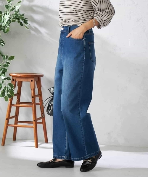 a.v.v（アーヴェヴェ）の「【雑誌InRed(宝島社)11月号掲載】ストレッチデニムワイドパンツ（デニムパンツ・レディース・ブルー/ネイビー・36/38/40/34/42）」の6枚目の写真