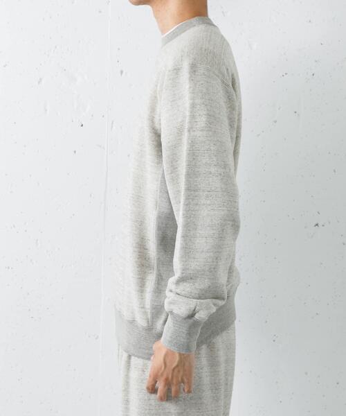 URBAN RESEARCH（アーバンリサーチ）の「UNDYED SWEAT CREW NECK（スウェット・メンズ・ライトグレー・3/4）」の3枚目の写真