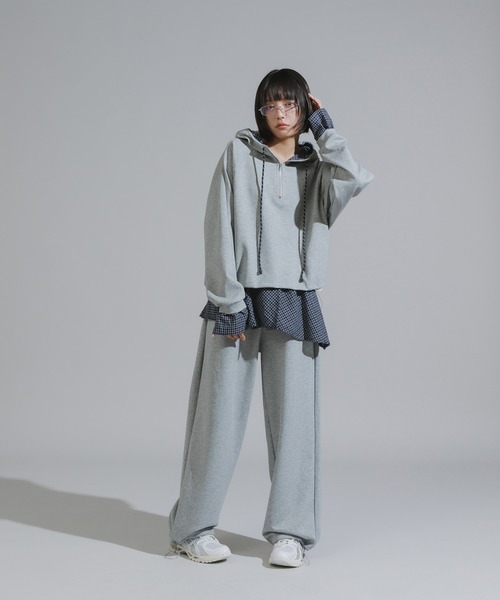Chick（チック）の「Checkered Shirt Fabric Docking Jersey Set / チェックシャツ生地ドッキング ジャージーセットアップ（セットアップ・レディース・ネイビー/グレー・FREE）」の4枚目の写真