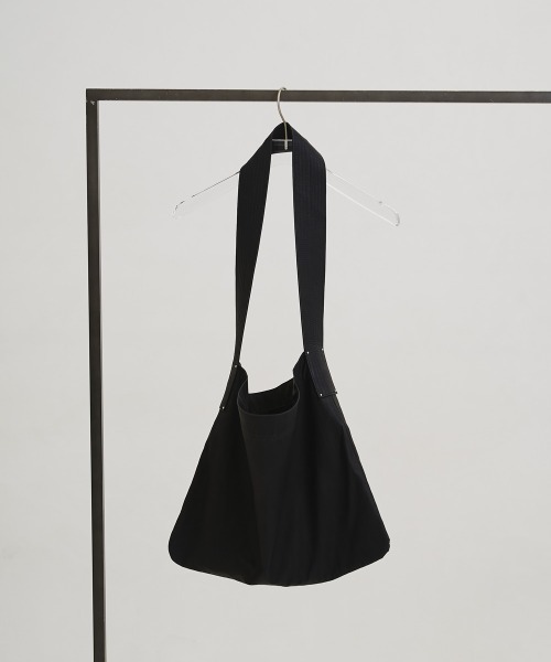 TODAYFUL（トゥデイフル）の「Useful Shoulder Bag（ショルダーバッグ・レディース・アイボリー/チョコ/ブラック・FREE）」の2枚目の写真