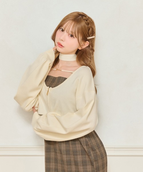 apres jour(アプレジュール)の「チョーカー付きショート丈ZIPニット(ニット/セーター・レディース・ボルドー/ブラック/アイボリー・X-LARGE/フリー)」の1枚目の写真