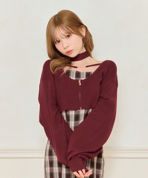 apres jour(アプレジュール)の「チョーカー付きショート丈ZIPニット(ニット/セーター・レディース・ボルドー/ブラック/アイボリー・X-LARGE/フリー)」の3枚目の写真