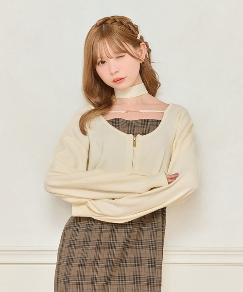 apres jour(アプレジュール)の「チョーカー付きショート丈ZIPニット(ニット/セーター・レディース・ボルドー/ブラック/アイボリー・X-LARGE/フリー)」の4枚目の写真