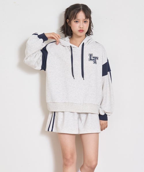 LOVETOXIC（ラブトキシック）の「【LTXC】長袖ラインパーカSETUP（ワンピース・キッズ・ブラック/ホワイト系その他/サックスブルー・S:140cm/M:150cm/L:160cm/130cm）」の2枚目の写真