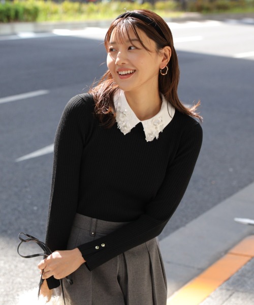 JUSGLITTY（ジャスグリッティー）の「ビジュー衿リブニット（ニット