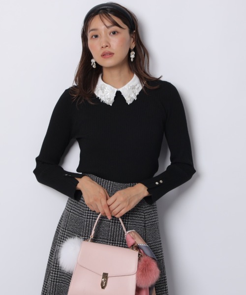 JUSGLITTY（ジャスグリッティー）の「ビジュー衿リブニット（ニット