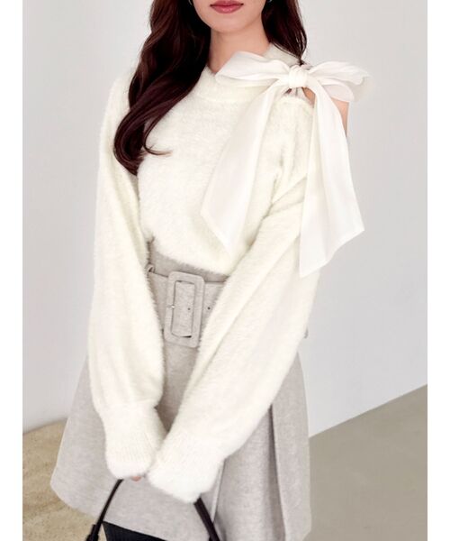 dazzlin（ダズリン）の「ワンショルミニシャギーニットトップス（ニット/セーター・レディース・ピンク/グレー/オフホワイト/ネイビー・FREE）」の2枚目の写真