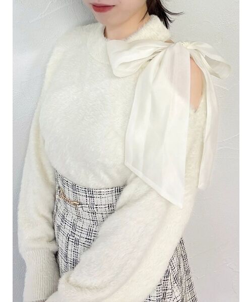 dazzlin（ダズリン）の「ワンショルミニシャギーニットトップス（ニット/セーター・レディース・ピンク/グレー/オフホワイト/ネイビー・FREE）」の22枚目の写真