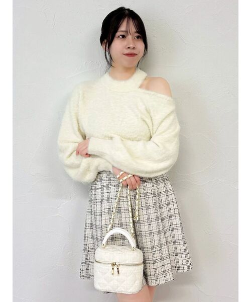 dazzlin（ダズリン）の「ワンショルミニシャギーニットトップス（ニット/セーター・レディース・ピンク/グレー/オフホワイト/ネイビー・FREE）」の20枚目の写真