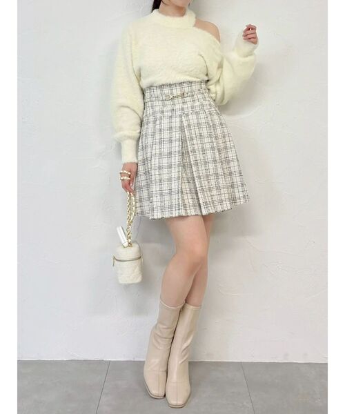 dazzlin（ダズリン）の「ワンショルミニシャギーニットトップス（ニット/セーター・レディース・ピンク/グレー/オフホワイト/ネイビー・FREE）」の17枚目の写真