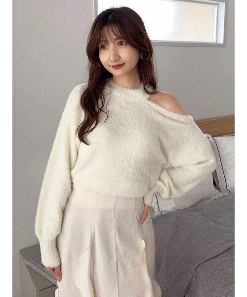 dazzlin（ダズリン）の「ワンショルミニシャギーニットトップス（ニット/セーター・レディース・ピンク/グレー/オフホワイト/ネイビー・FREE）」の11枚目の写真