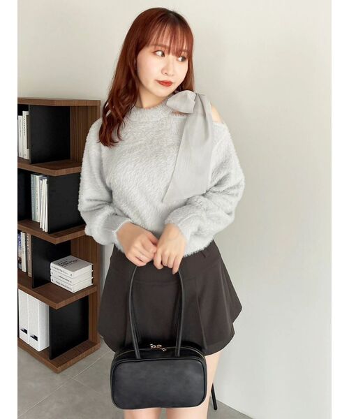 dazzlin（ダズリン）の「ワンショルミニシャギーニットトップス（ニット/セーター・レディース・ピンク/グレー/オフホワイト/ネイビー・FREE）」の8枚目の写真