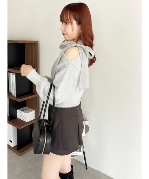 dazzlin（ダズリン）の「ワンショルミニシャギーニットトップス（ニット/セーター・レディース・ピンク/グレー/オフホワイト/ネイビー・FREE）」の6枚目の写真