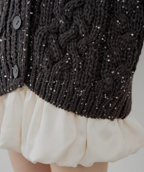 Chico（チコ）の「スパンコールケーブルルーズカーディガン（カーディガン/ボレロ・レディース・グレー/アイボリー/ブラウン・FREE）」の4枚目の写真
