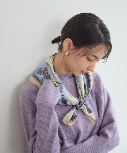 KATHARINE ROSS(キャサリンロス)の「【KATHARINE ROSS】大判スカーフ レトロ馬車(バンダナ/スカーフ・レディース・ネイビー/ベージュ/ブラック・MEDIUM)」の2枚目の写真