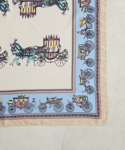 KATHARINE ROSS(キャサリンロス)の「【KATHARINE ROSS】大判スカーフ レトロ馬車(バンダナ/スカーフ・レディース・ネイビー/ベージュ/ブラック・MEDIUM)」の8枚目の写真