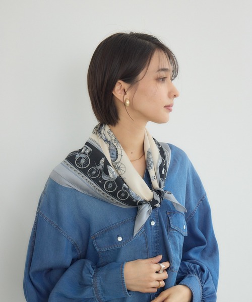 KATHARINE ROSS(キャサリンロス)の「【KATHARINE ROSS】大判スカーフ レトロ馬車(バンダナ/スカーフ・レディース・ネイビー/ベージュ/ブラック・MEDIUM)」の13枚目の写真