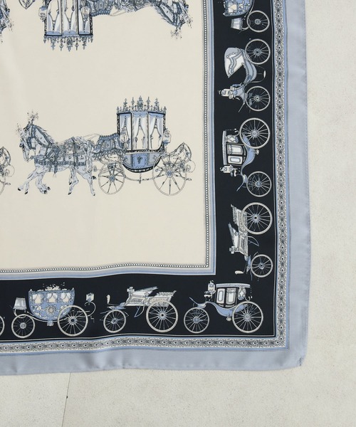 KATHARINE ROSS(キャサリンロス)の「【KATHARINE ROSS】大判スカーフ レトロ馬車(バンダナ/スカーフ・レディース・ネイビー/ベージュ/ブラック・MEDIUM)」の16枚目の写真