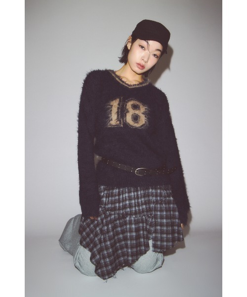 LAGUA GEM（ラグアジェム）の「NUMBER SHAGGY KNIT トップス（ニット/セーター・レディース・ブラック/ネイビー/チャコールグレー・FREE）」の5枚目の写真