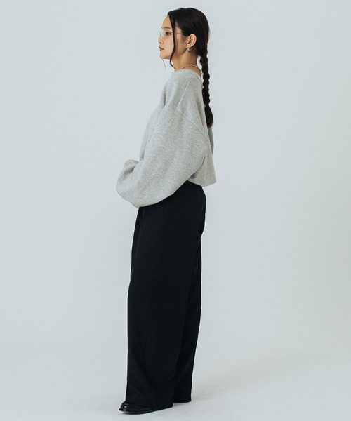 ROSE BUD(ローズバッド)の「VOLUME SLEEVE CROPPED TOP(スウェット・レディース・グレー/ブラック/ピンク・ONE SIZE)」の9枚目の写真