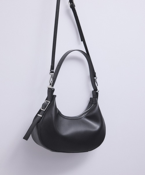 ADAM ET ROPE'（アダムエロペ）の「【WEB限定】ラウンドショルダーバッグ（ショルダーバッグ・レディース・シルバー/ブラック/ブラウン/レッド・FREE）」の2枚目の写真