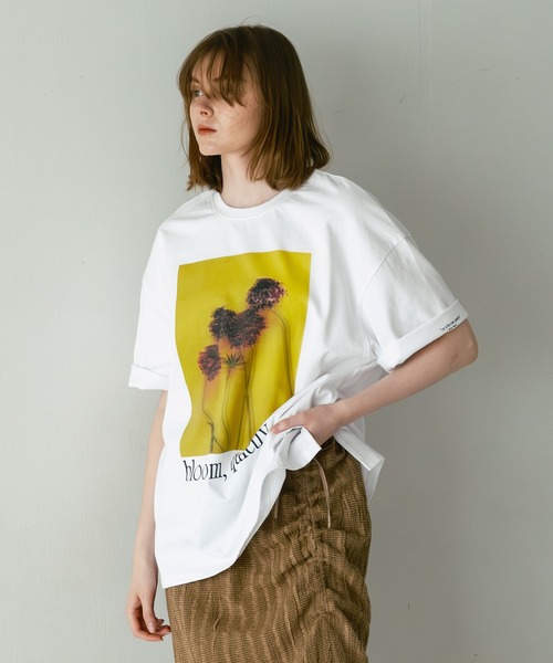 WHYTO.(ホワイト)の「「WHYTO. / ホワイト」2wayプリントTシャツ(Tシャツ/カットソー・レディース・グレー系その他2/ブラック×イエロー/グレー系その他/ホワイト×レッド/ブラック×レッド/ホワイト×イエロー・FREE)」の3枚目の写真
