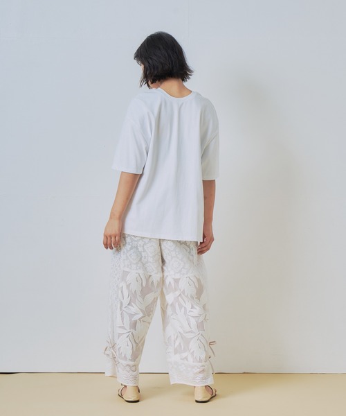 WHYTO.(ホワイト)の「「WHYTO. / ホワイト」2wayプリントTシャツ(Tシャツ/カットソー・レディース・グレー系その他2/ブラック×イエロー/グレー系その他/ホワイト×レッド/ブラック×レッド/ホワイト×イエロー・FREE)」の19枚目の写真