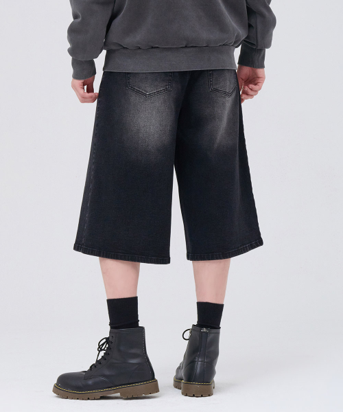 CHASECULT(チェイスカルト)の「共用ブラックバミューダワイドデニムパンツ-ブラック(その他パンツ・メンズ・ブラック・82/67/70/76)」の3枚目の写真