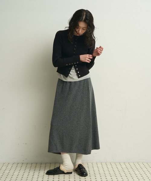 Lutim by u（ルチバイユー）の「Soft-touch dot button cardigan / ソフトタッチドット釦カーディガン（カーディガン/ボレロ・レディース・グレー/ブラック/イエロー・FREE）」の7枚目の写真