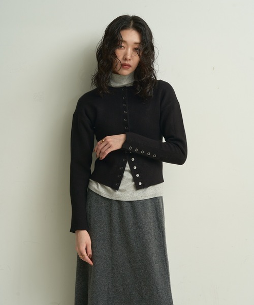 Lutim by u（ルチバイユー）の「Soft-touch dot button cardigan / ソフトタッチドット釦カーディガン（カーディガン/ボレロ・レディース・グレー/ブラック/イエロー・FREE）」の4枚目の写真