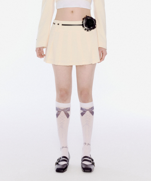 YOUHEE(ユヒ)の「BELT PLEATS MINI SKIRT CREAM(スカート・レディース・その他・MEDIUM/SMALL)」の1枚目の写真
